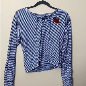 ✨2 for $15✨ long sleeve lace up Hollister tee
